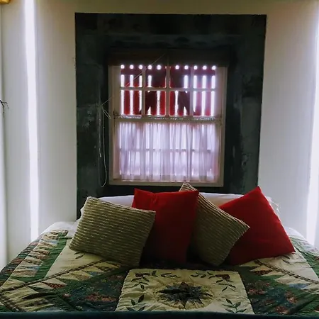 Casa Do Cagarro * São Roque do Pico